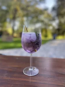 Gin Tonic im Freien - Amarals Restaurant