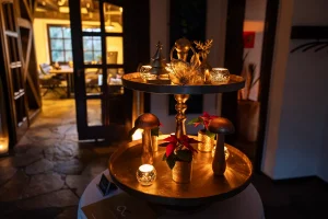 Garderobe am Eingang von Amarals