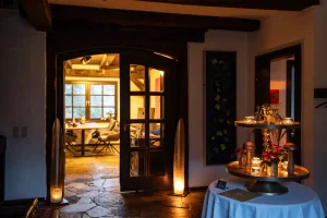 Garderobe am Eingang von Amarals