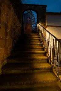 Treppe die zum Eingang von Amarals führt